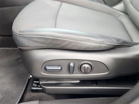 Used 2023 Buick Encore GX Select image 19