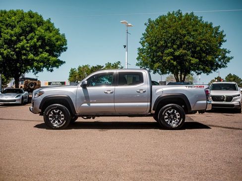 Used 2023 Toyota Tacoma TRD Off-Road AWD/4WD image 4