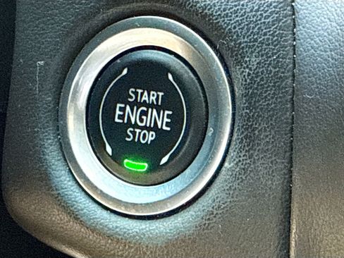 Used 2021 Chevrolet Tahoe Z71 w/ Z71 Signature Package image 39