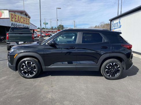 Used 2023 Chevrolet TrailBlazer LT w/ Convenience Package image 2