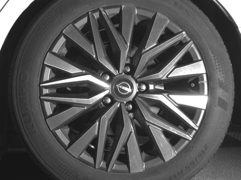 Used 2025 Nissan Altima 2.5 SV image 14