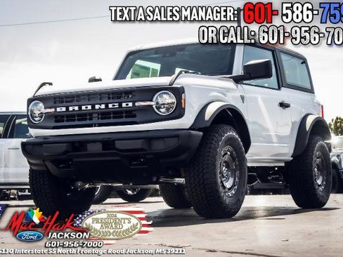 New 2025 Ford Bronco Base w/ Sasquatch Package image 4