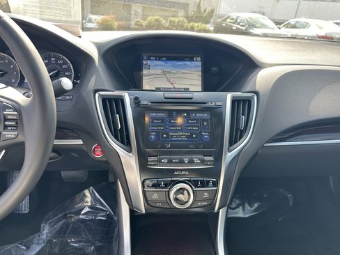 Used 2015 Acura TLX V6 w/ Technology Package FWD image 32