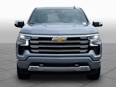 Used 2023 Chevrolet Silverado 1500 High Country w/ High Country Premium Package AWD/4WD image 4