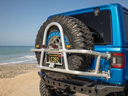 Used 2021 Jeep Wrangler Unlimited Rubicon w/ Xtreme Recon 35" Tire Package AWD/4WD image 14