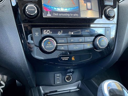 Used 2017 Nissan Rogue Sport SL image 14