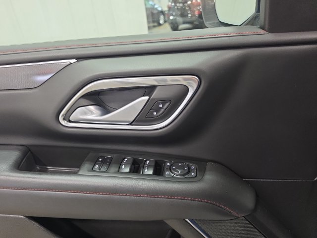 Used 2022 Chevrolet Suburban RST w/ Luxury Package AWD/4WD image 15