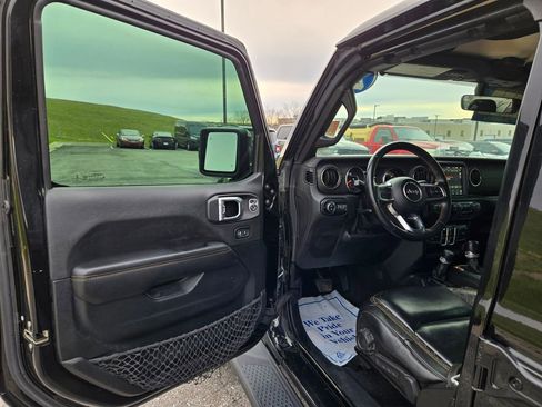 Used 2021 Jeep Gladiator Overland AWD/4WD image 14