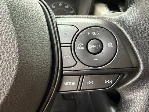 Used 2025 Toyota Corolla LE image 11