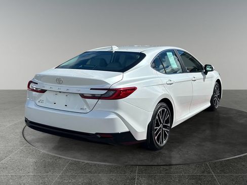 Used 2026 Toyota Camry XLE AWD/4WD image 9