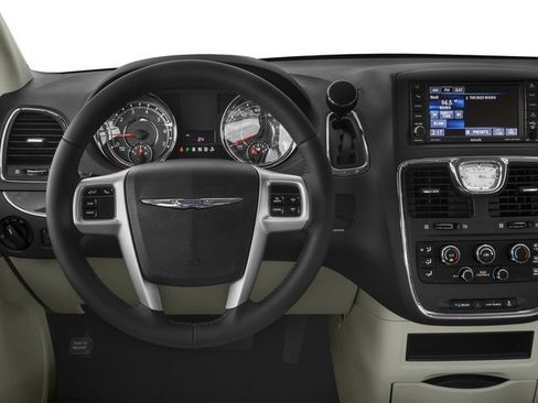 Certified 2016 Chrysler Town & Country Touring w/ Driver Convenience Group FWD image 7
