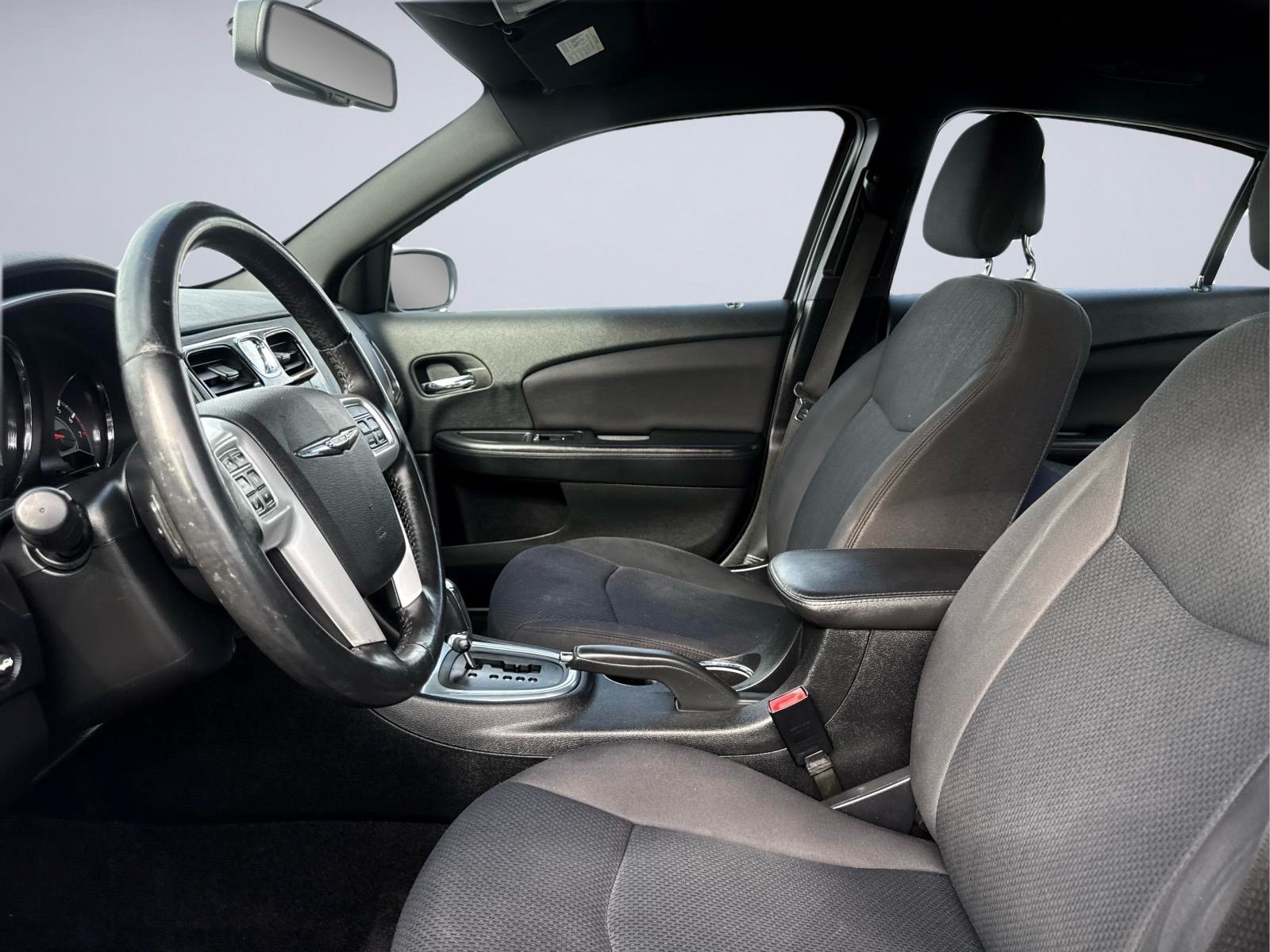Used 2013 Chrysler 200 Touring FWD image 13