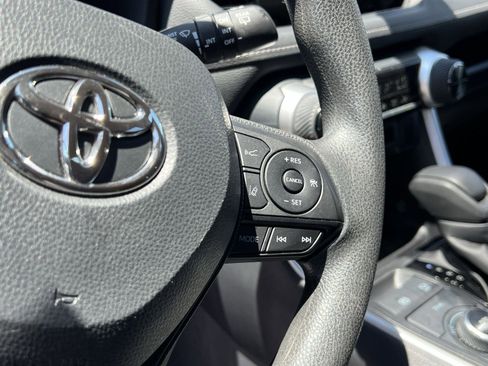 Used 2025 Toyota RAV4 XLE AWD/4WD image 33