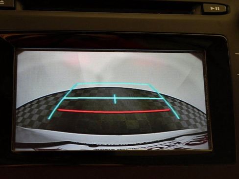 Used 2019 Toyota Highlander LE image 29