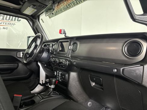 Used 2022 Jeep Gladiator Sport AWD/4WD image 30