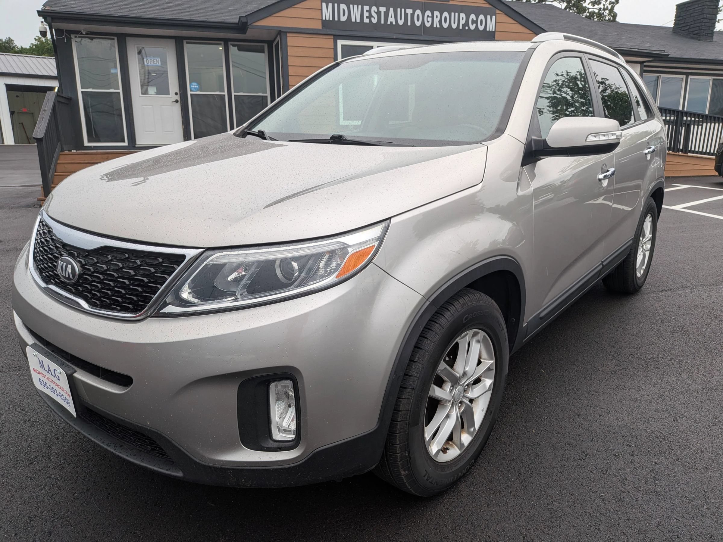 Used 2014 Kia Sorento LX FWD image 2