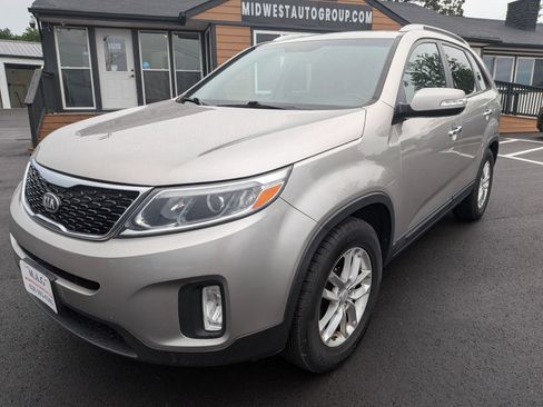 Used 2014 Kia Sorento LX FWD image 2