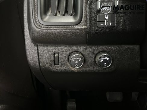 Used 2018 GMC Canyon SLT image 13