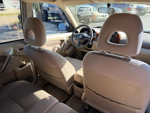 Used 2004 Toyota RAV4 2WD image 26