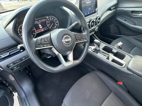 Used 2025 Nissan Sentra SV FWD image 15