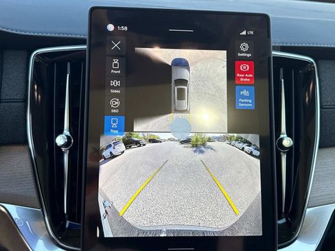 New 2026 Volvo XC90 B6 Plus w/ Protection Package Premier image 23