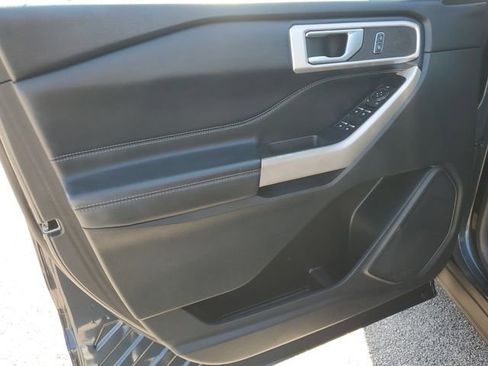 Certified 2022 Ford Explorer XLT image 19