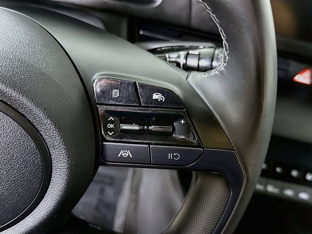 Certified 2025 Hyundai Elantra Sport FWD image 21