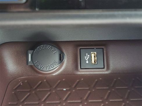 Used 2023 Toyota RAV4 Limited image 29