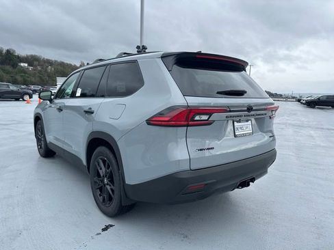 New 2026 Toyota Grand Highlander Nightshade Edition image 4