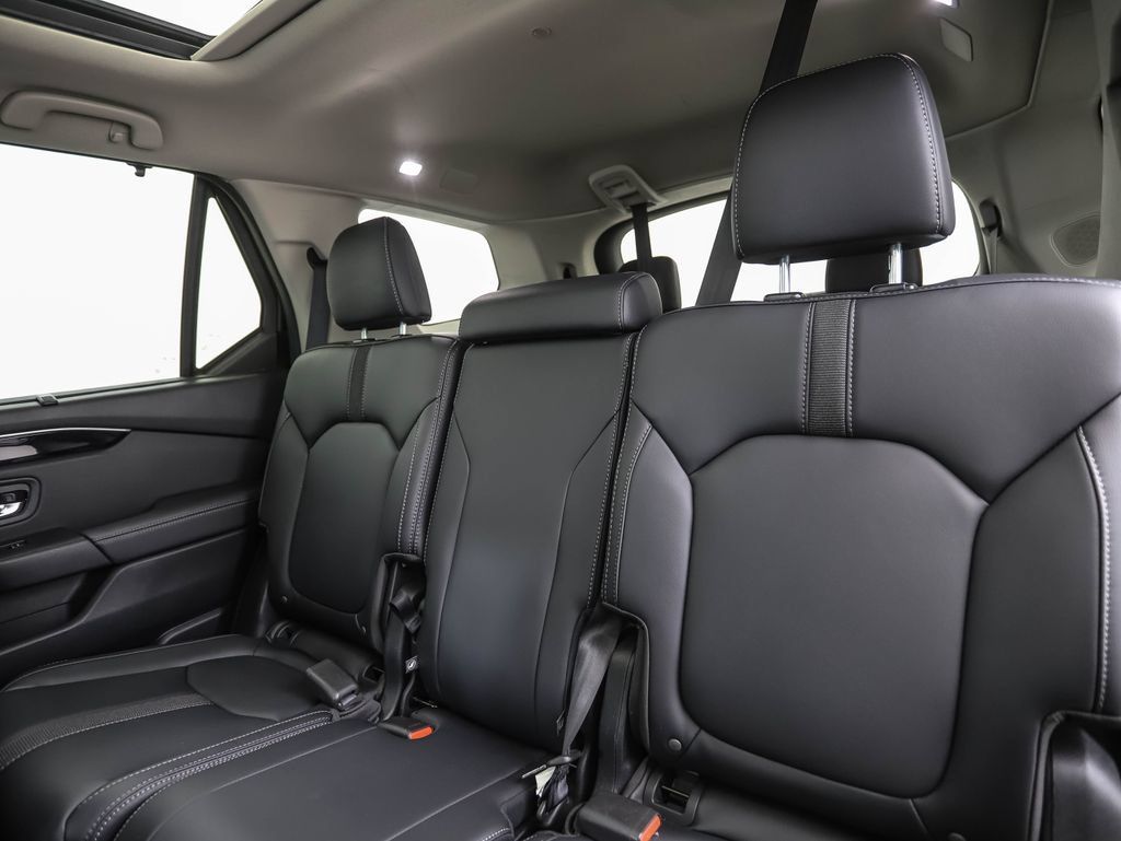 Used 2023 Honda Pilot Touring image 22