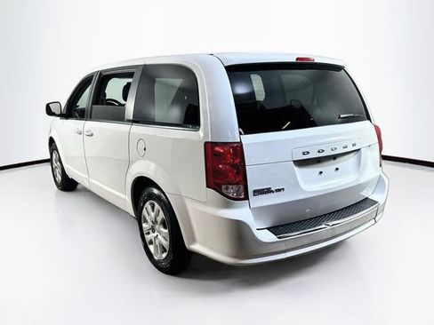 Used 2018 Dodge Grand Caravan SE FWD image 7