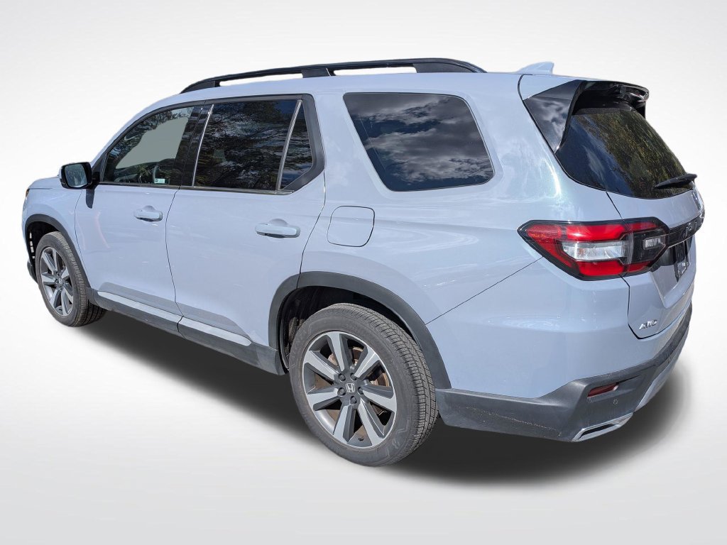 Used 2025 Honda Pilot Touring image 5
