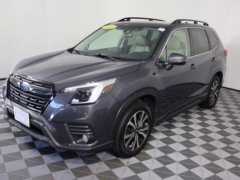 Used 2023 Subaru Forester Limited image 4