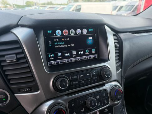 Used 2019 Chevrolet Suburban Premier w/ Premier Plus Edition AWD/4WD image 20