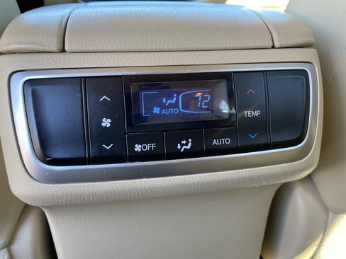 Used 2018 Toyota Highlander XLE image 23