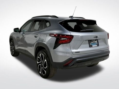 Used 2025 Chevrolet Trax RS w/ Driver Confidence Package image 6