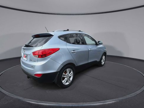 Used 2011 Hyundai Tucson GLS image 8