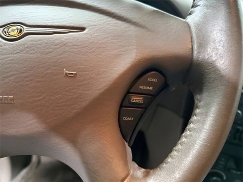 Used 2003 Chrysler Town & Country Limited image 17
