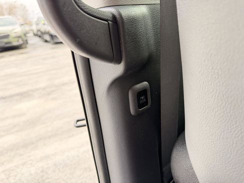 Used 2024 Toyota Sienna XLE image 33