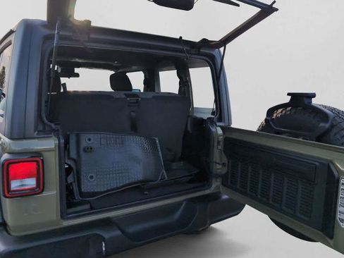 Used 2025 Jeep Wrangler Sport image 4