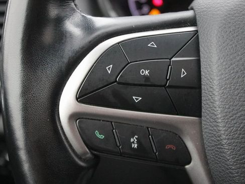 Used 2021 Jeep Grand Cherokee Laredo X image 16