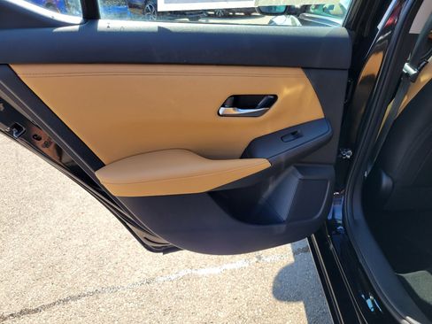 Used 2023 Nissan Sentra SV w/ SV Premium Package FWD image 13