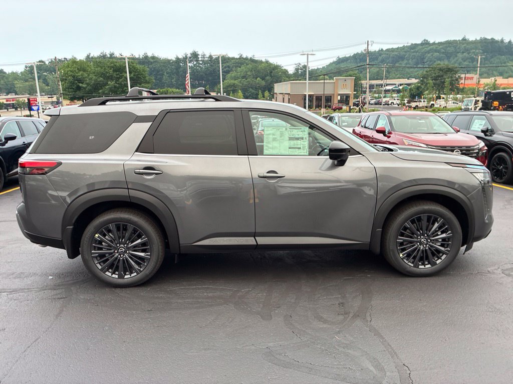 New 2026 Nissan Pathfinder SL w/ SL Premium Package (P04) AWD/4WD image 8