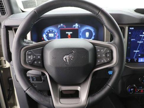 Used 2025 Ford Bronco Outer Banks image 16