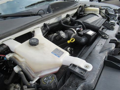 Used 2015 Chevrolet Express 2500 Cargo Van image 25