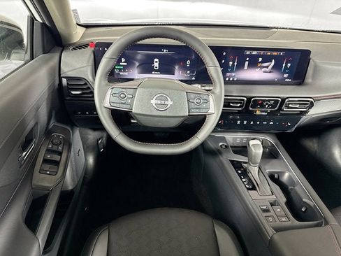 New 2026 Nissan Sentra SR FWD image 20