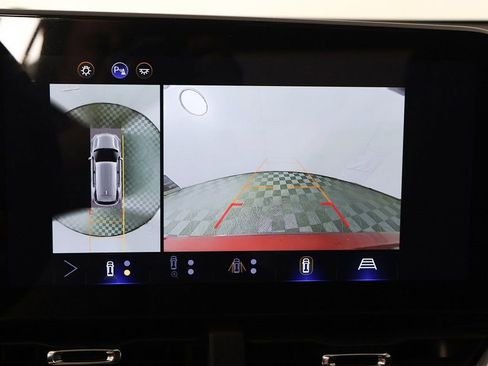 Used 2025 Chevrolet Equinox LT w/ Convenience Package II FWD image 38