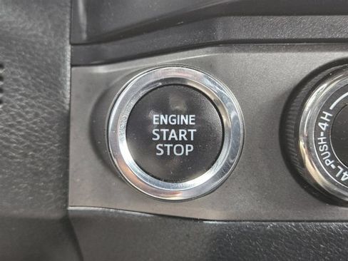 Used 2020 Toyota Tacoma TRD Off-Road w/ Technology Package AWD/4WD image 21