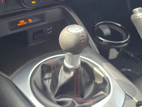 Used 2016 MAZDA MX-5 Miata Club RWD image 26