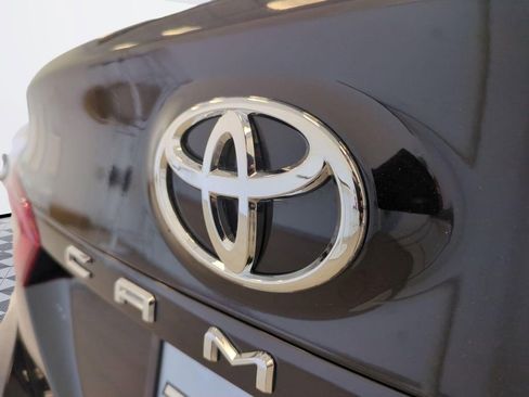 Used 2019 Toyota Camry FWD image 24